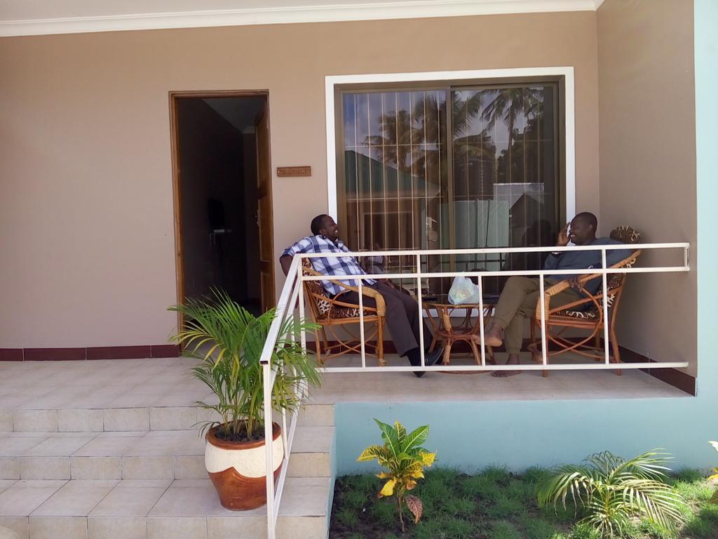 Mara Courtyard Lodge Дар ес Саалам Екстериор снимка